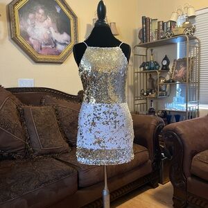 Forever 21 white and Gold Sequin Dress size S Made in China